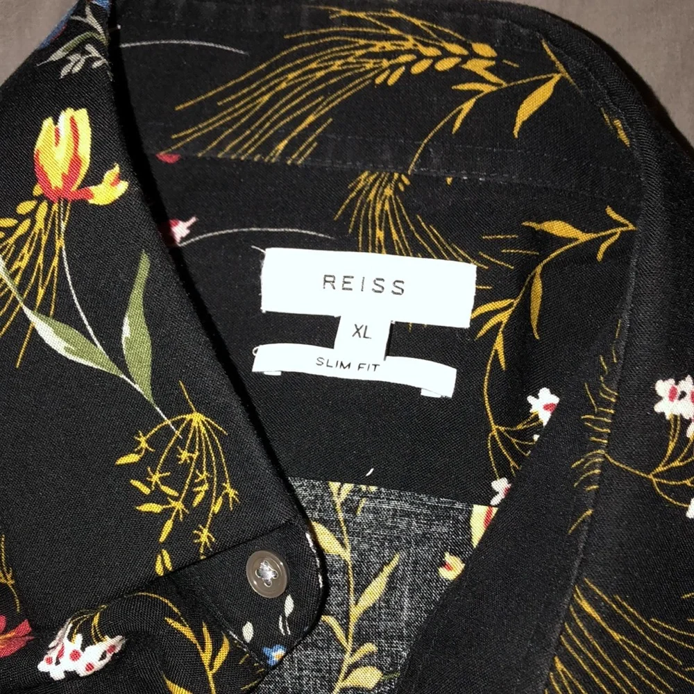 Black print button up shirt - Picture 2 of 5